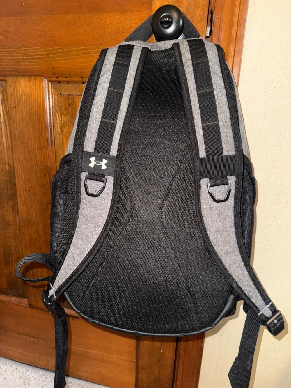 Under Armour Hustle 5.0 Backpack 1361176 Gray/Black UNISEX
